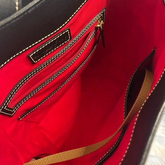 Black Leather Dooney and Bourke shoulder bag - Picture 7 of 7